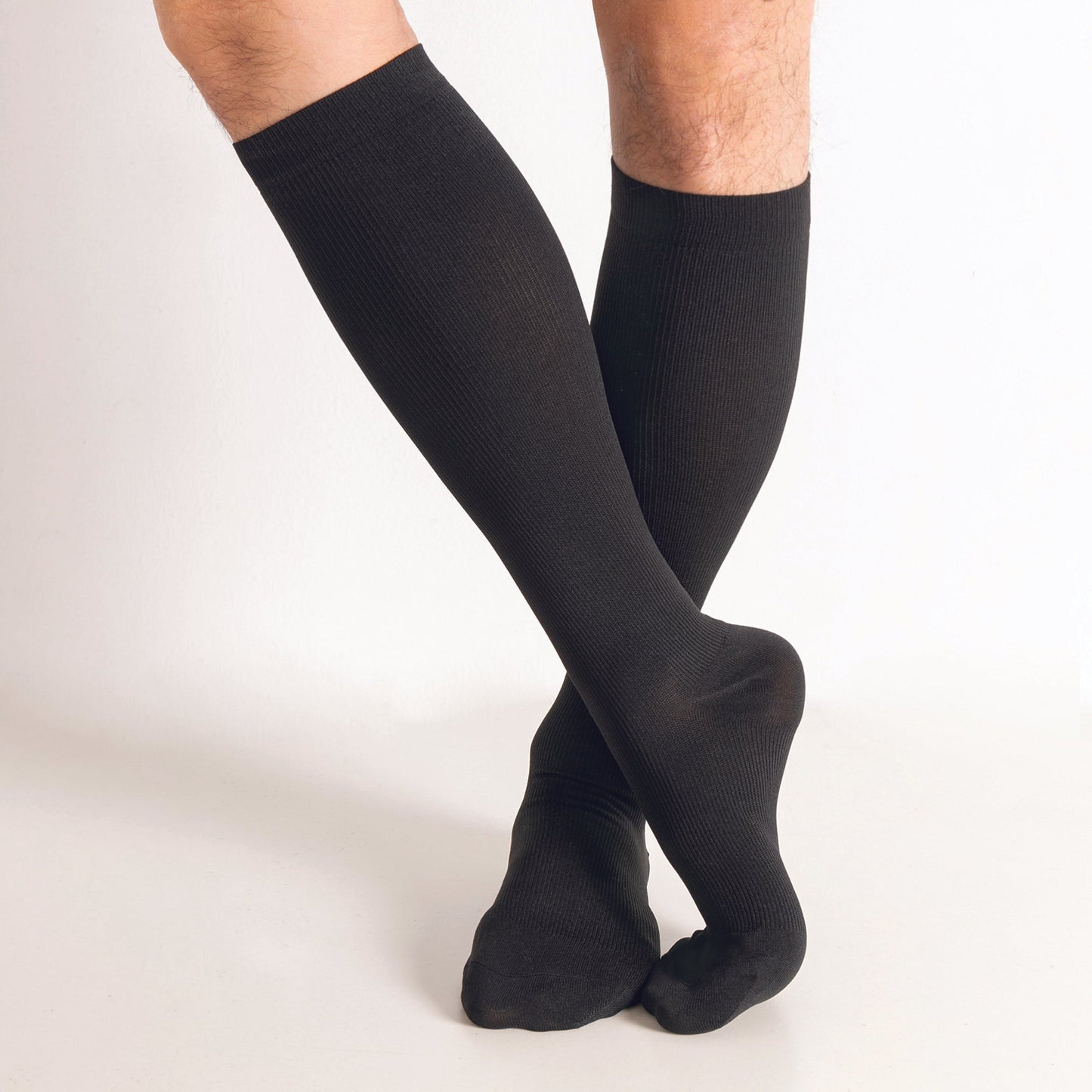 Men's Compression Trouser Socks 20-30 mm Hg, Application Photo